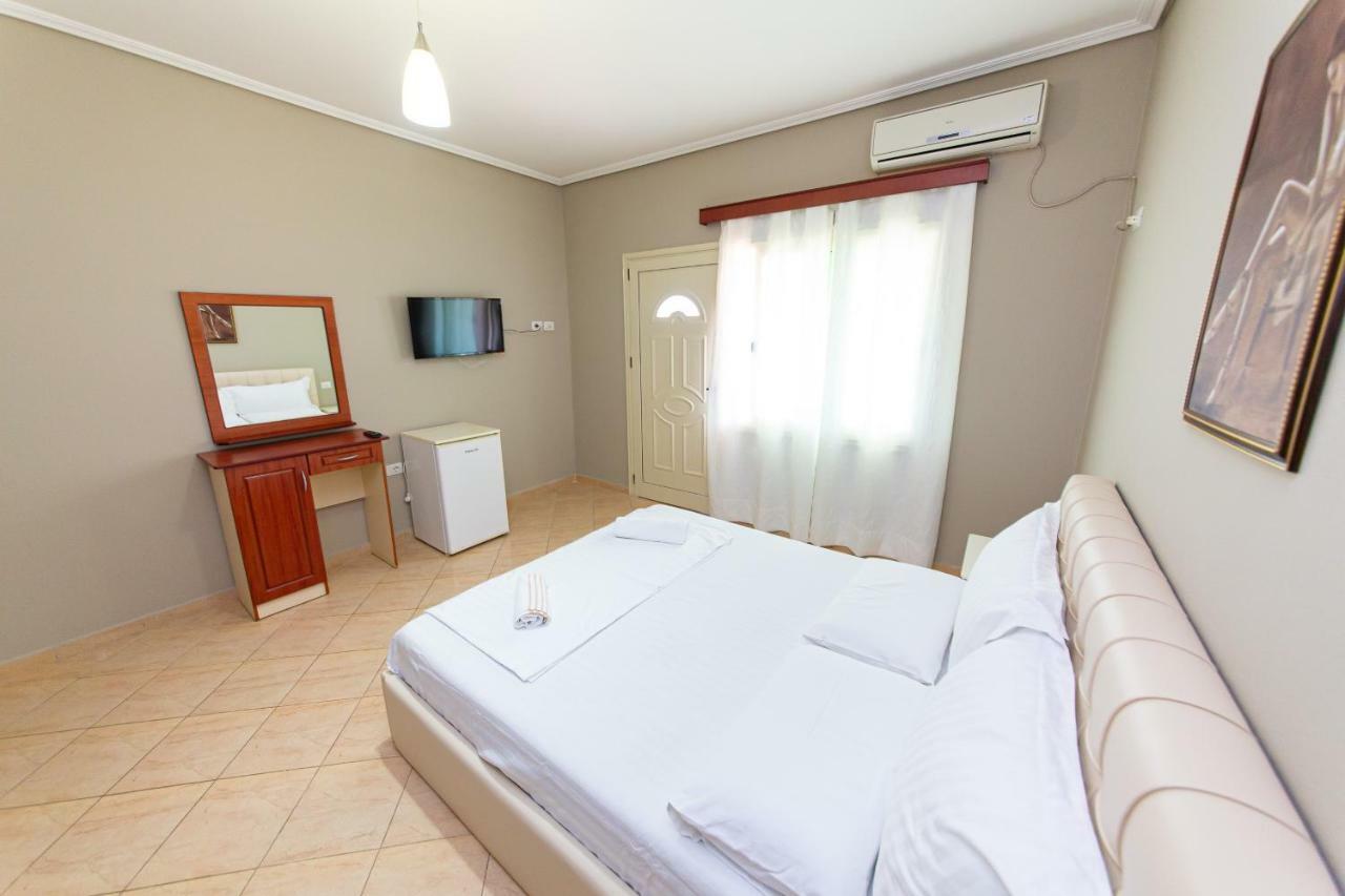 Hotel Roi Radhimë エクステリア 写真