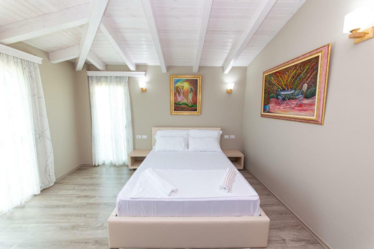 Hotel Roi Radhimë エクステリア 写真