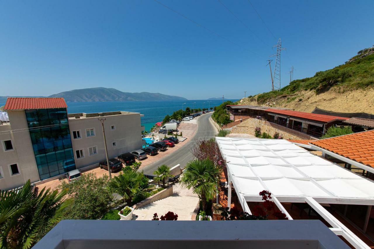 Hotel Roi Radhimë エクステリア 写真